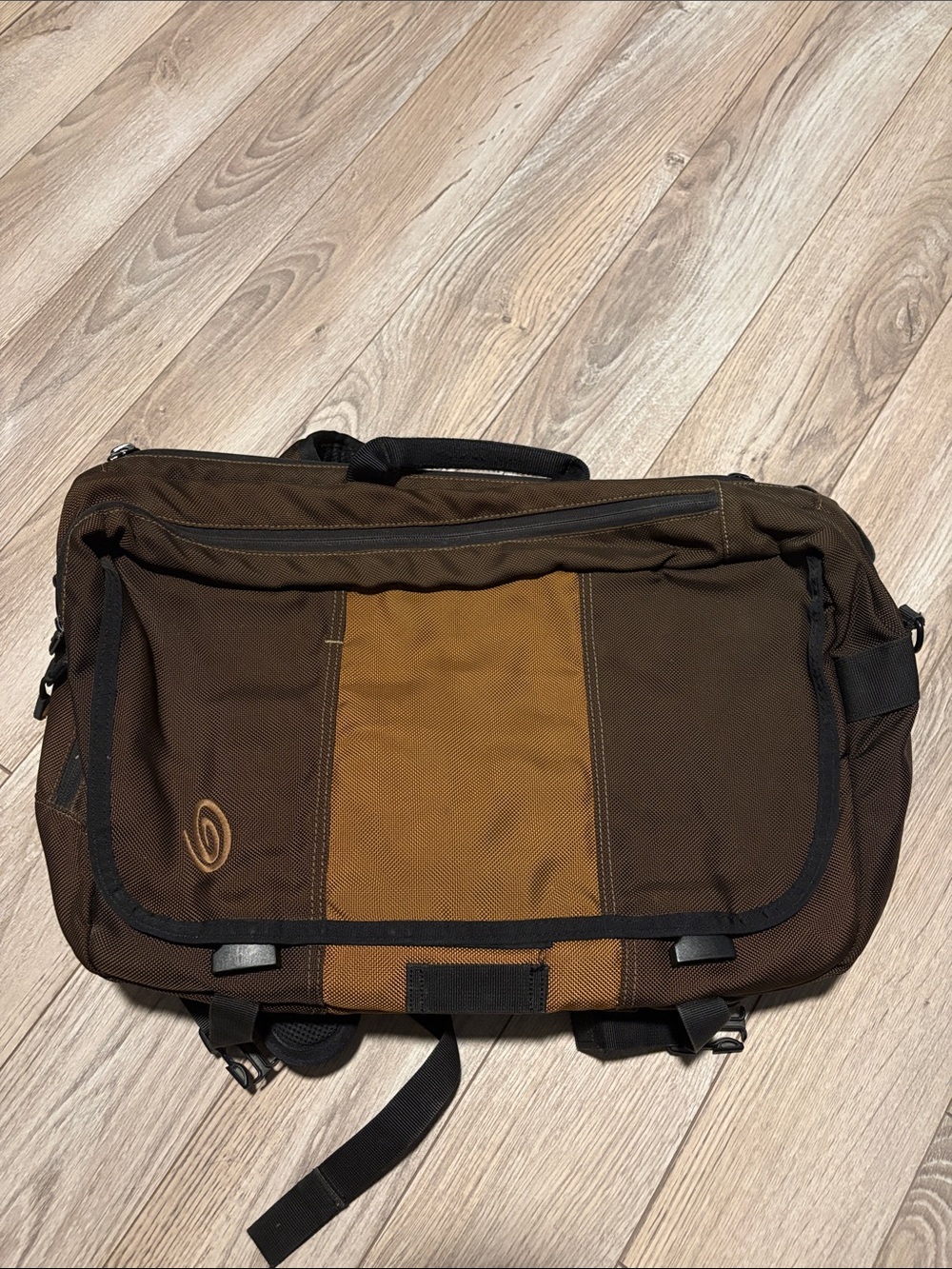 Brown/Tan Messenger Bag/backpack – Timbuk2